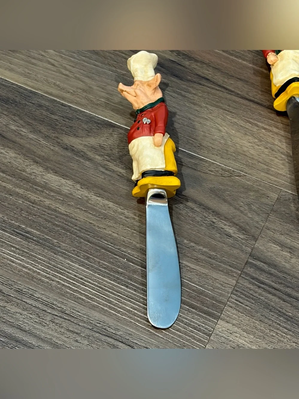2 Vintage 2004 Williams-Sonoma Pierre The Pig Appetizer Cheese Knife Spreaders